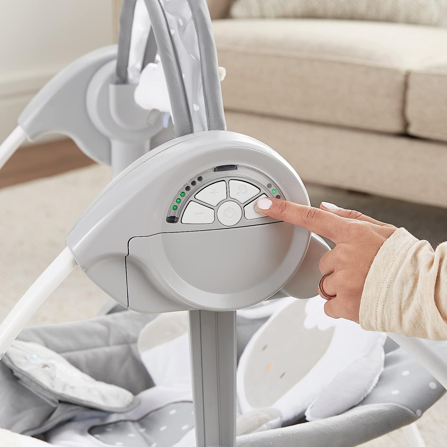 Ingenuity Soothe 'n Delight Compact Portable 6-Speed Plush Baby Swing with Music, Folds Easy, 0-9 Months 6-20 lbs (Cozy Kingdom)